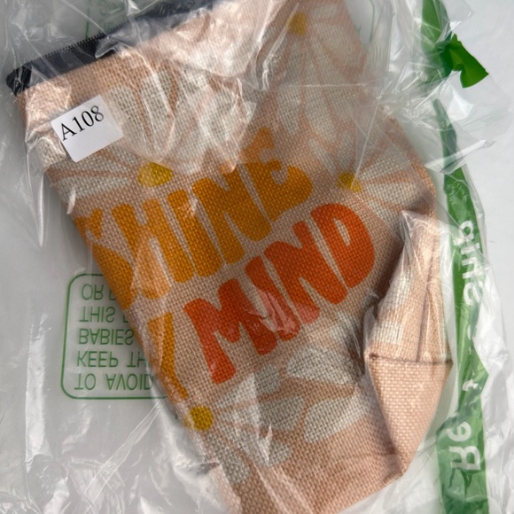 NWOT Sunshine On My Mind Floral Cosmetic Bag Inspirational - Picture 9 of 9